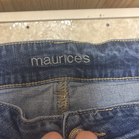 Maurices Distressed Cropped Jeans - Picture 2 of 6